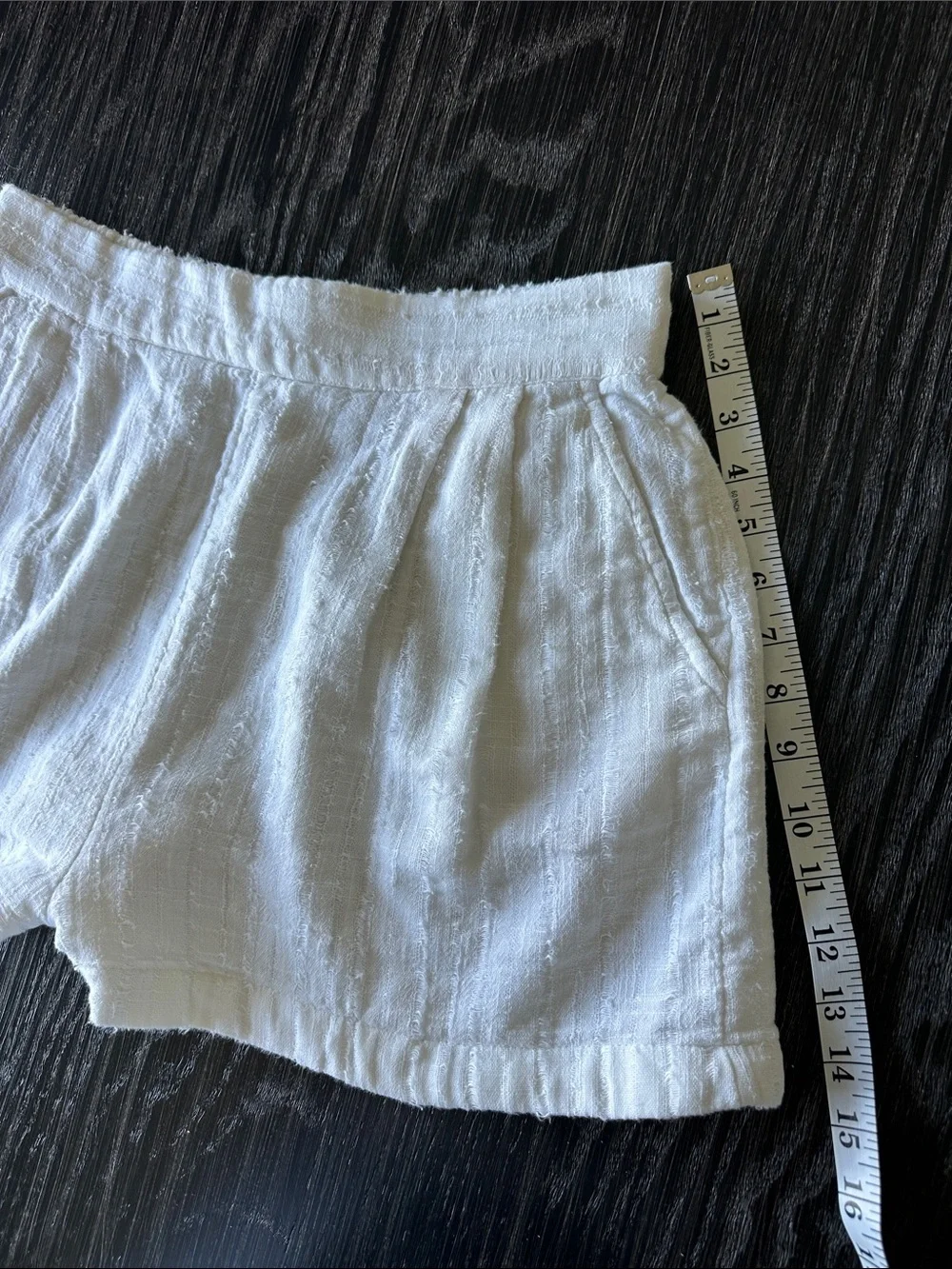 Free People Pull-on Gauzy Flowy Pleated Slightly Off White Shorts, Size Large
